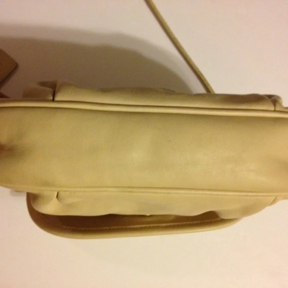 Coach vintage cream white cross body bag pleated